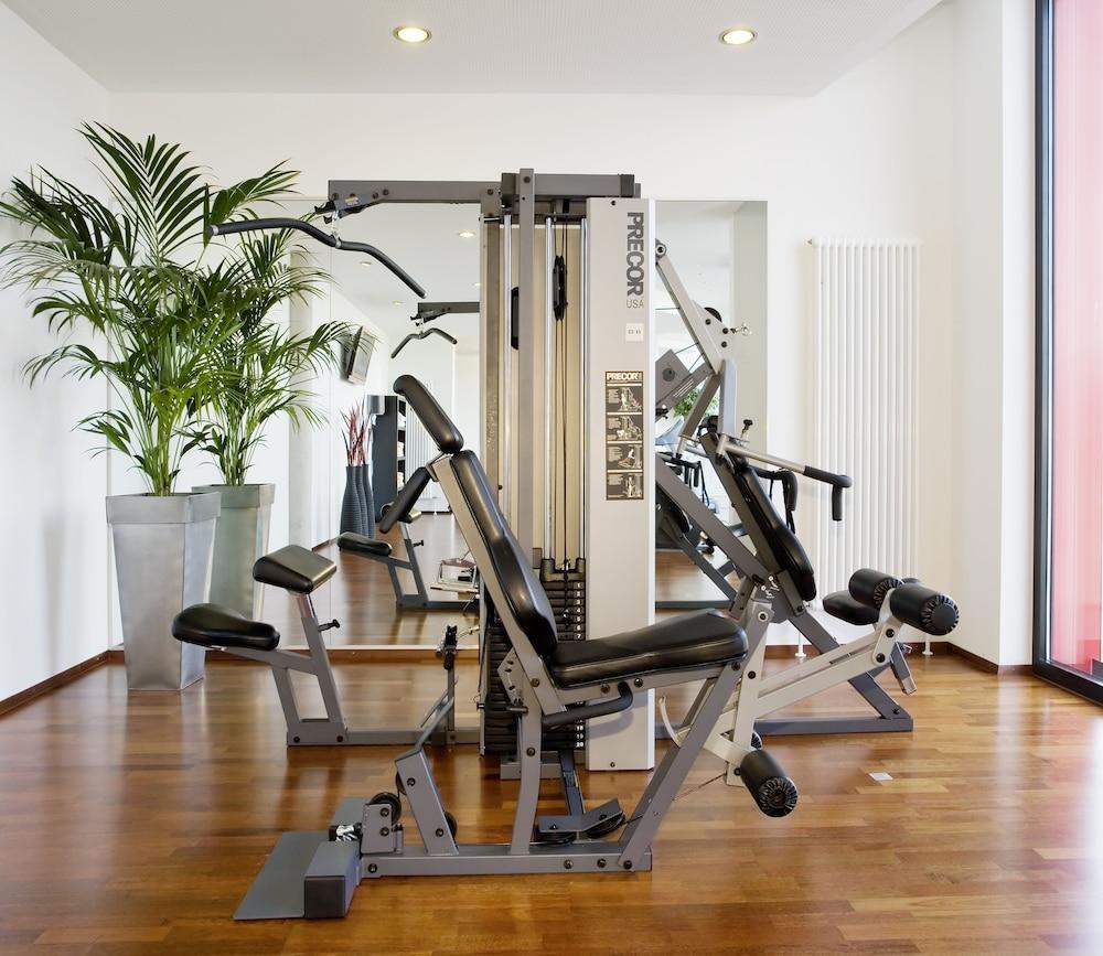 Hilton Garden Neckarpark Hotel Stoccarda
