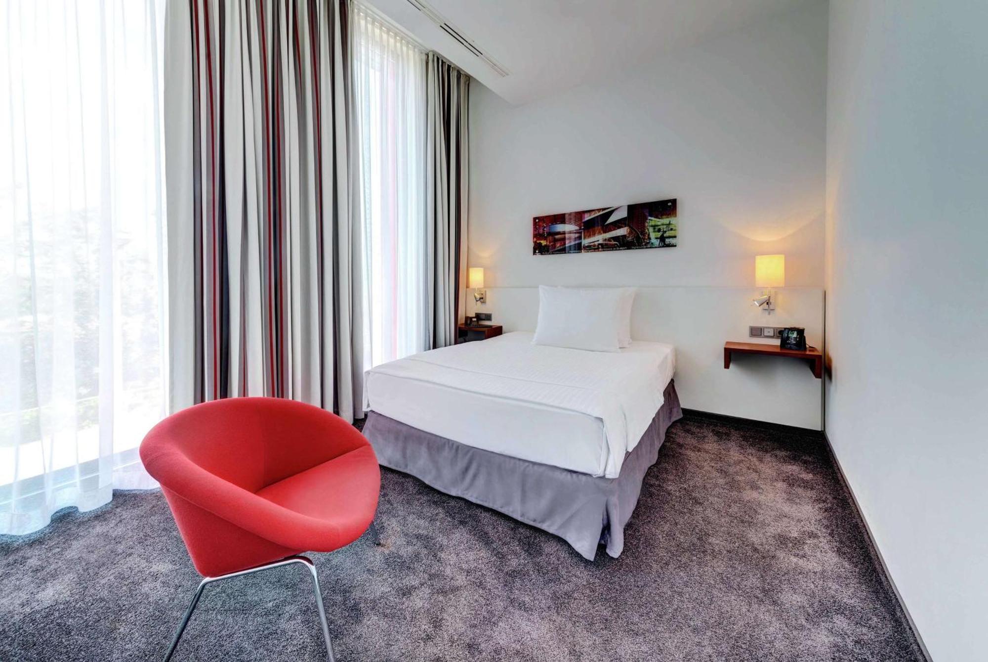 Hilton Garden Neckarpark Hotel Stuttgart