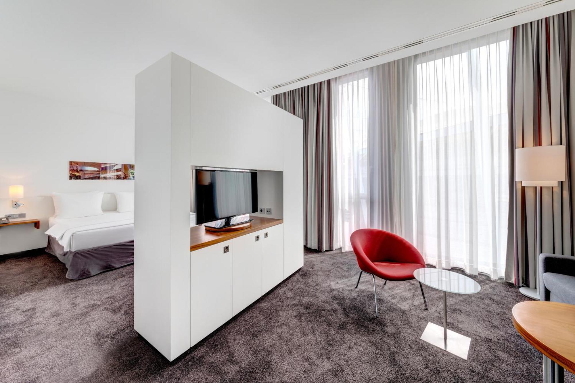 Hilton Garden Neckarpark Hotel Stoccarda