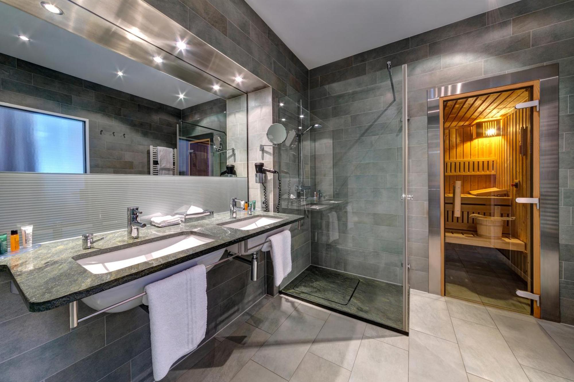 Hilton Garden Neckarpark 4* Stoccarda