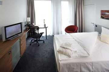 Hilton Garden Neckarpark Hotel Stoccarda